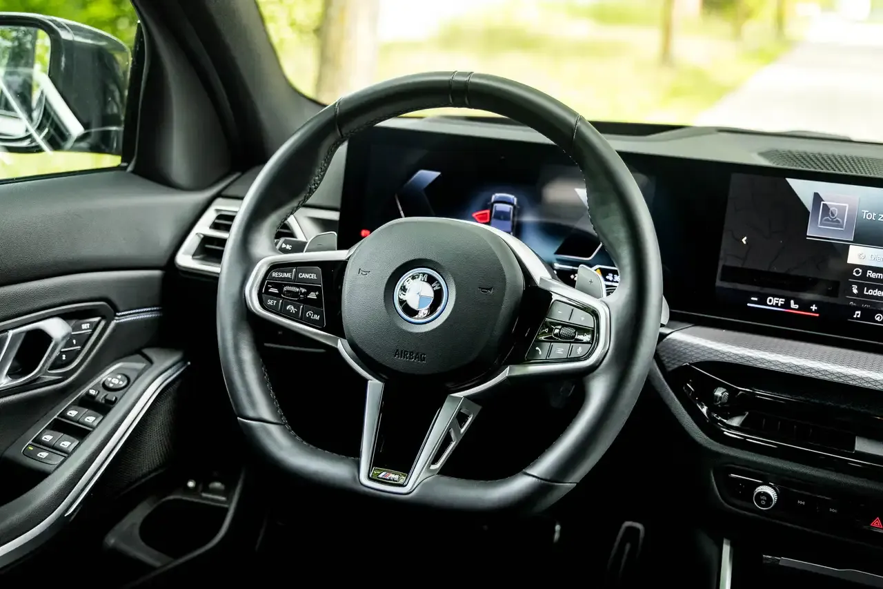 BMW 330 - 15