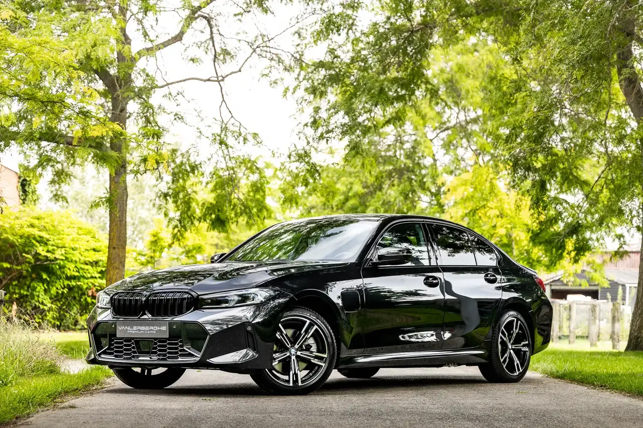 BMW 330 - 3