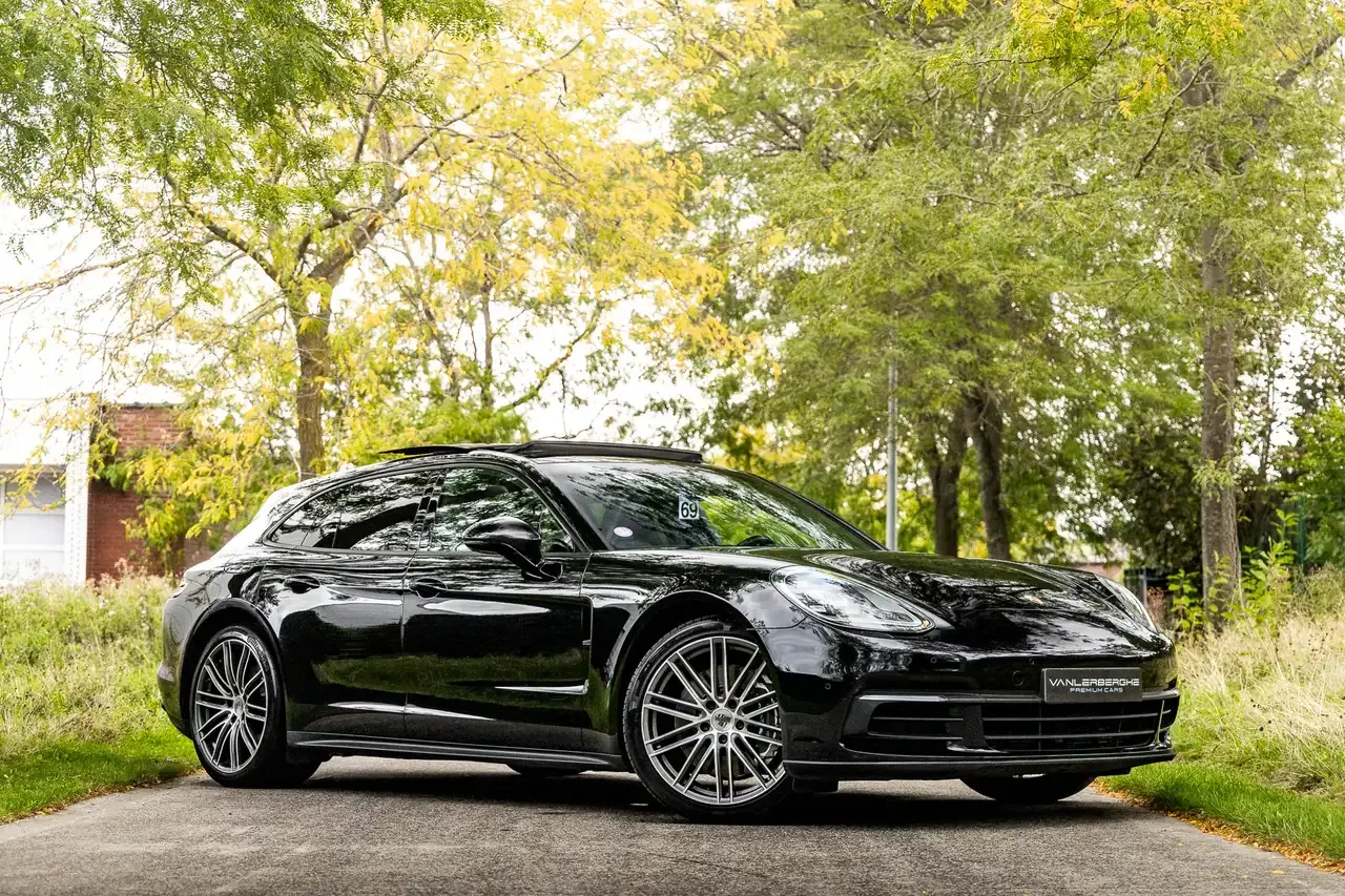 Porsche Panamera - 1