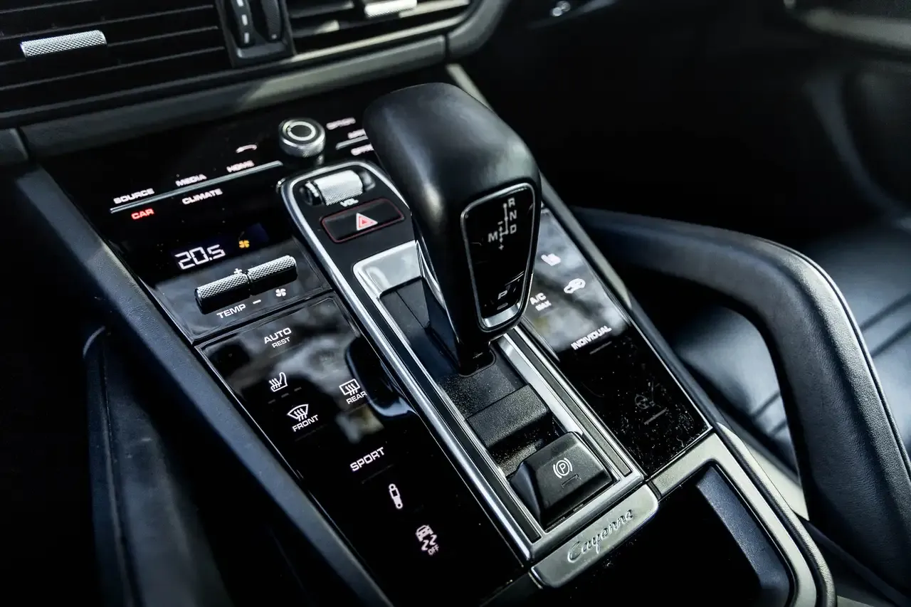 Porsche Cayenne - 17