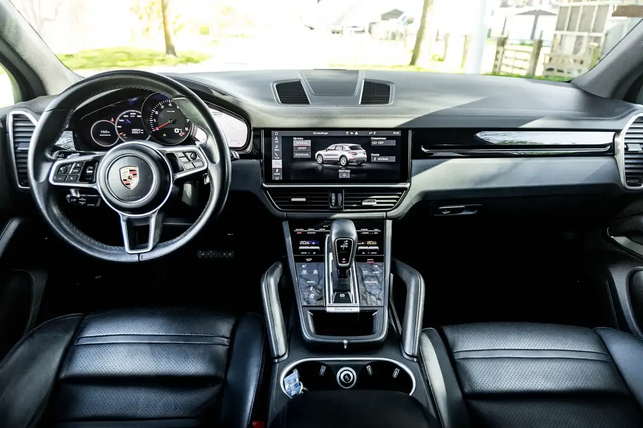 Porsche Cayenne - 18