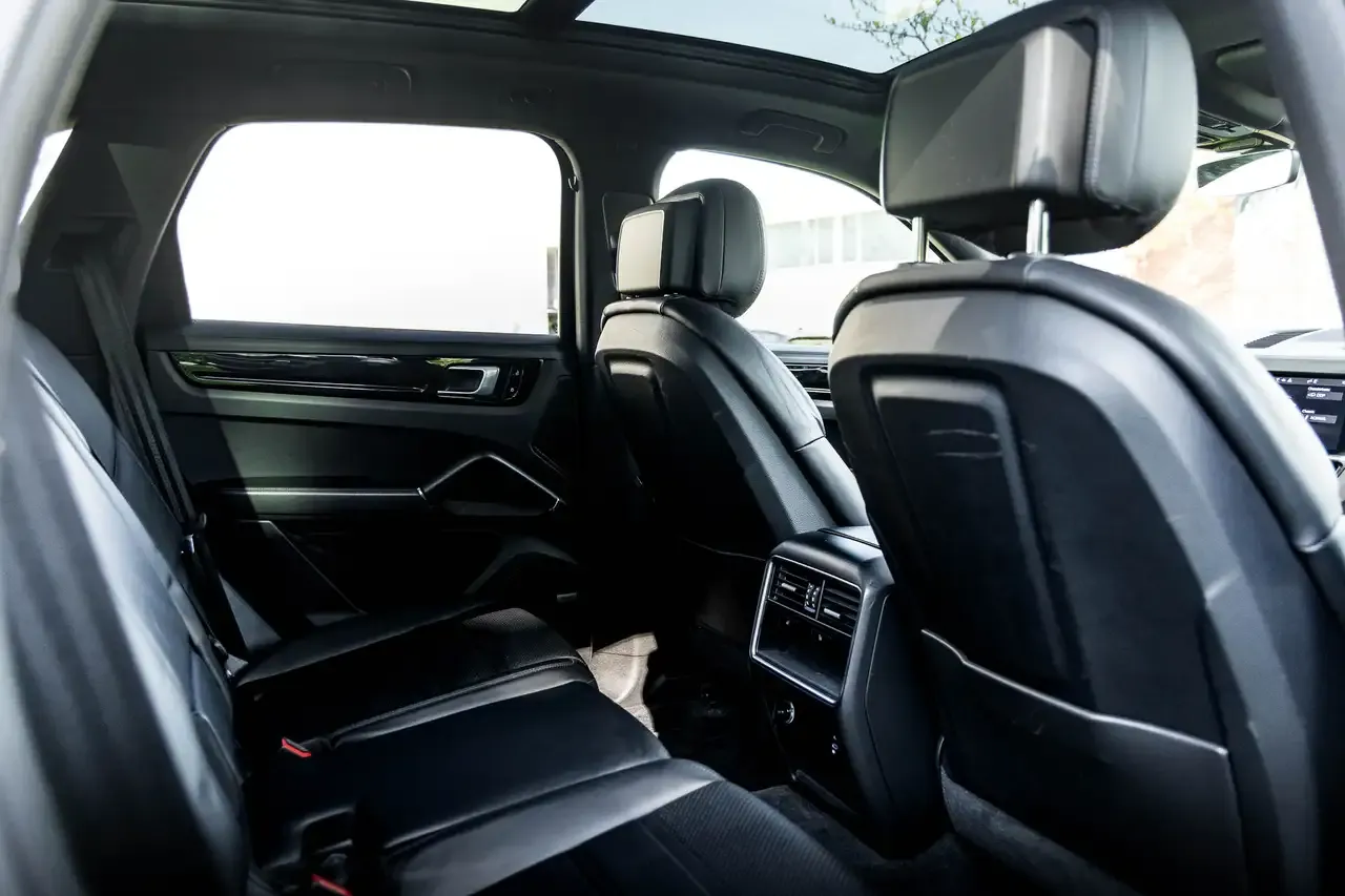 Porsche Cayenne - 20