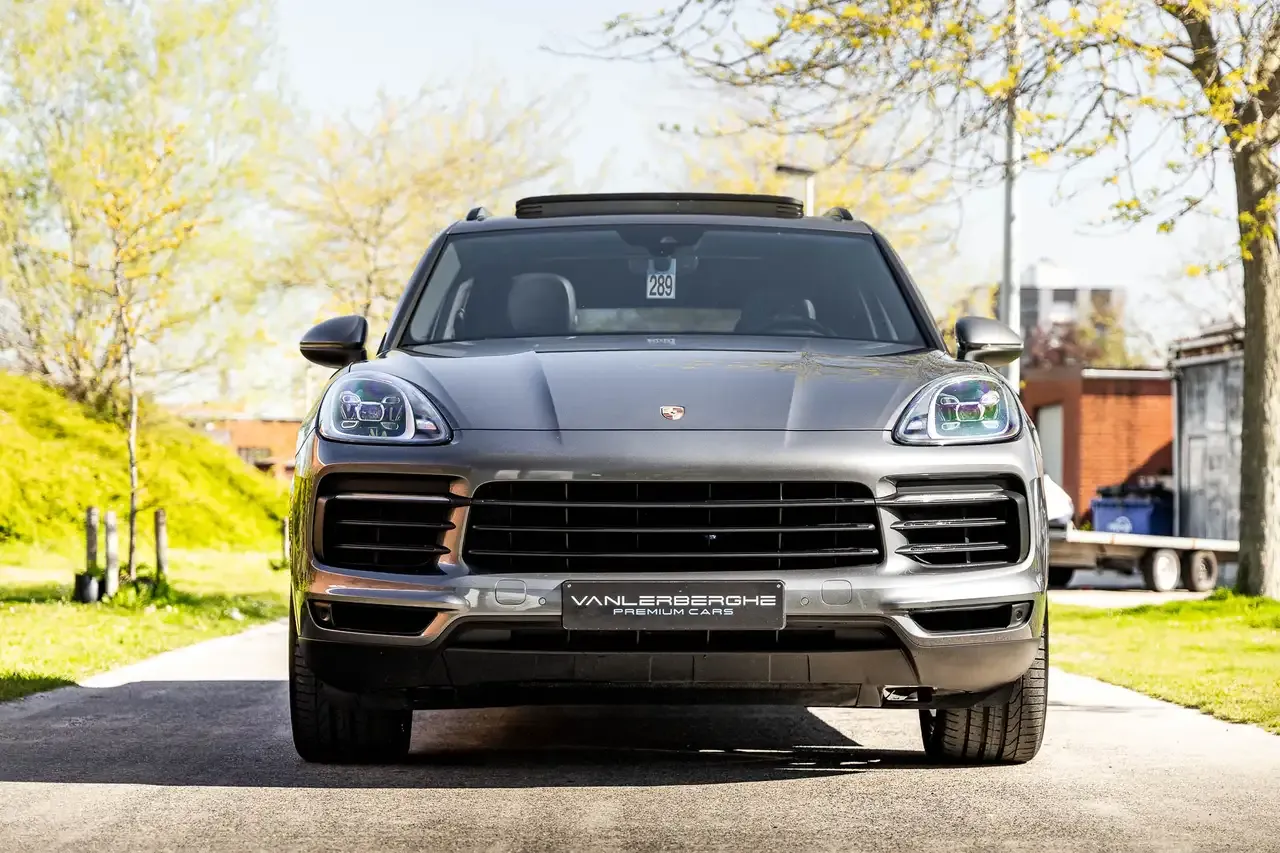 Porsche Cayenne - 2