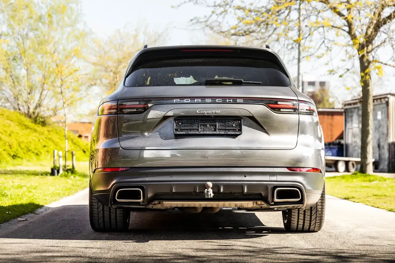 Porsche Cayenne - 26