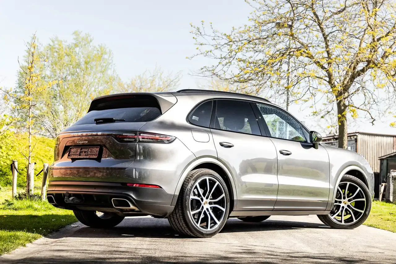 Porsche Cayenne - 27