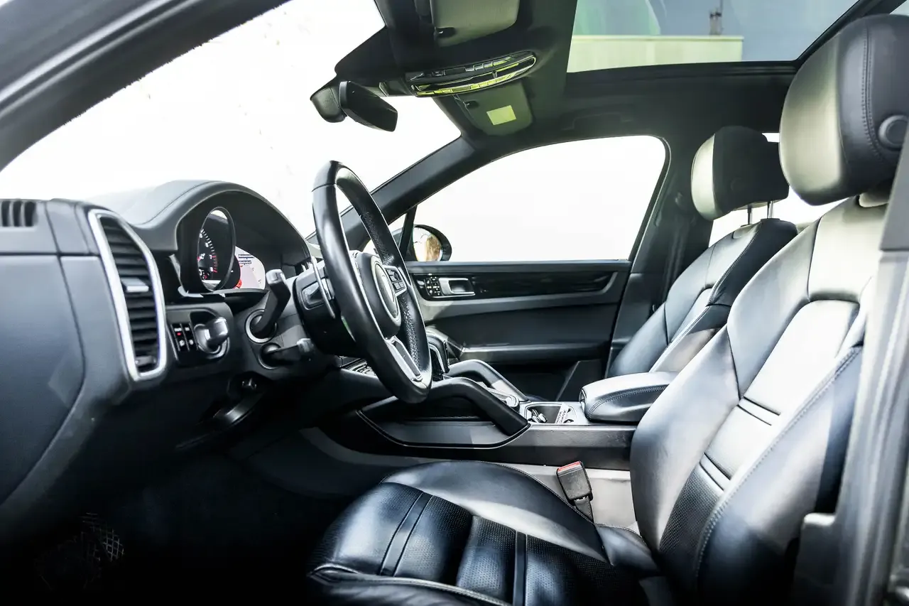 Porsche Cayenne - 5