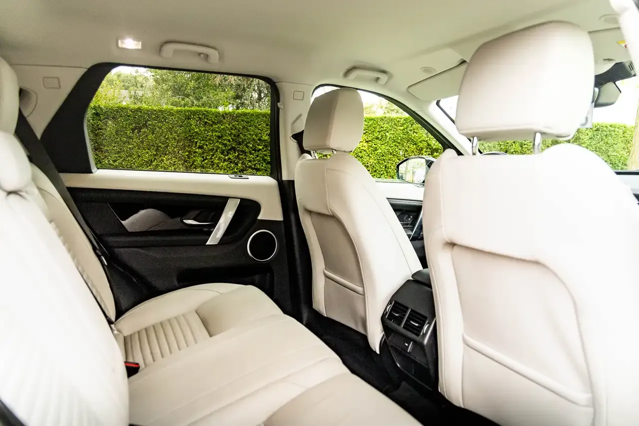 Land Rover Discovery Sport - 17