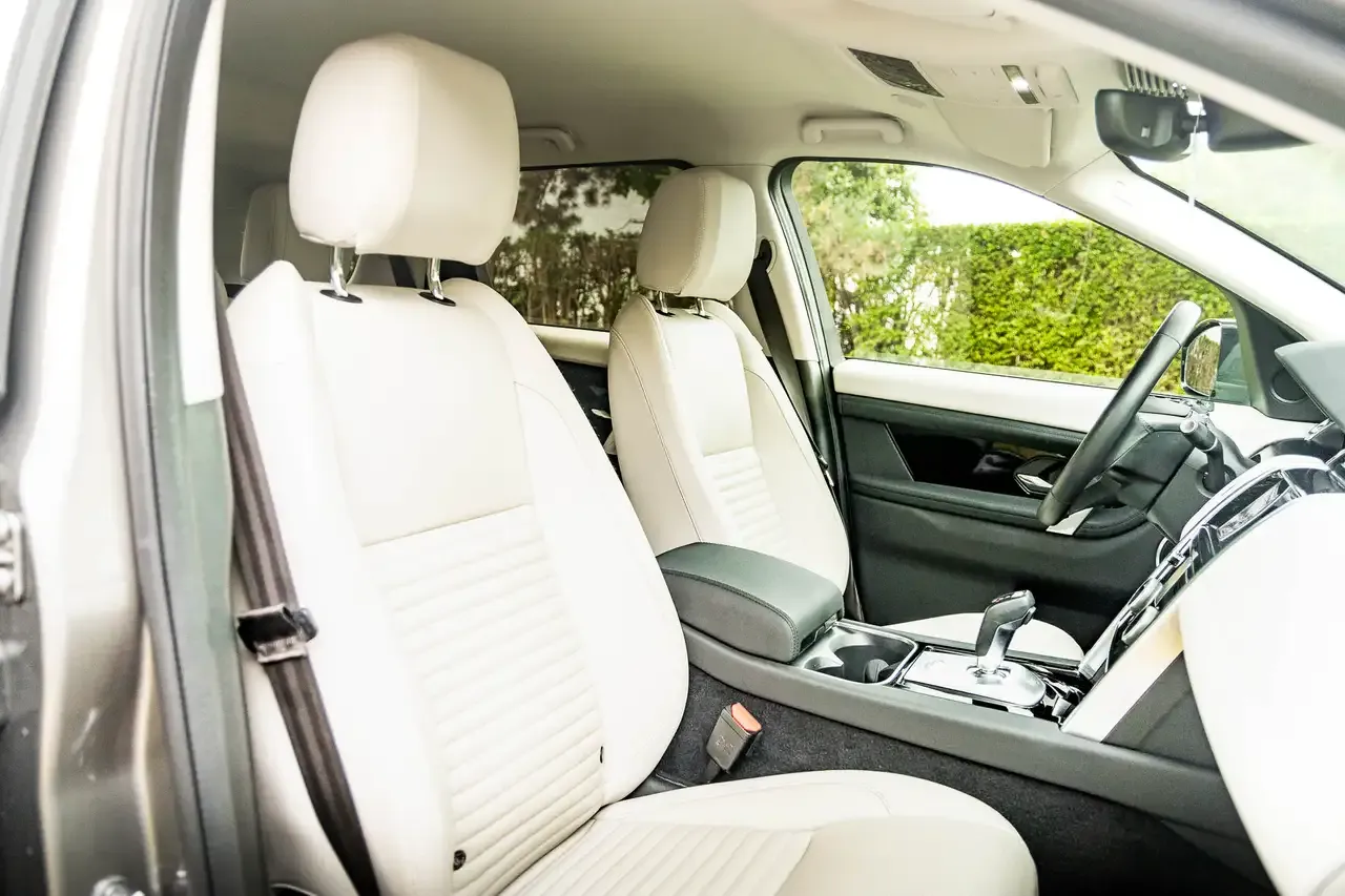 Land Rover Discovery Sport - 20