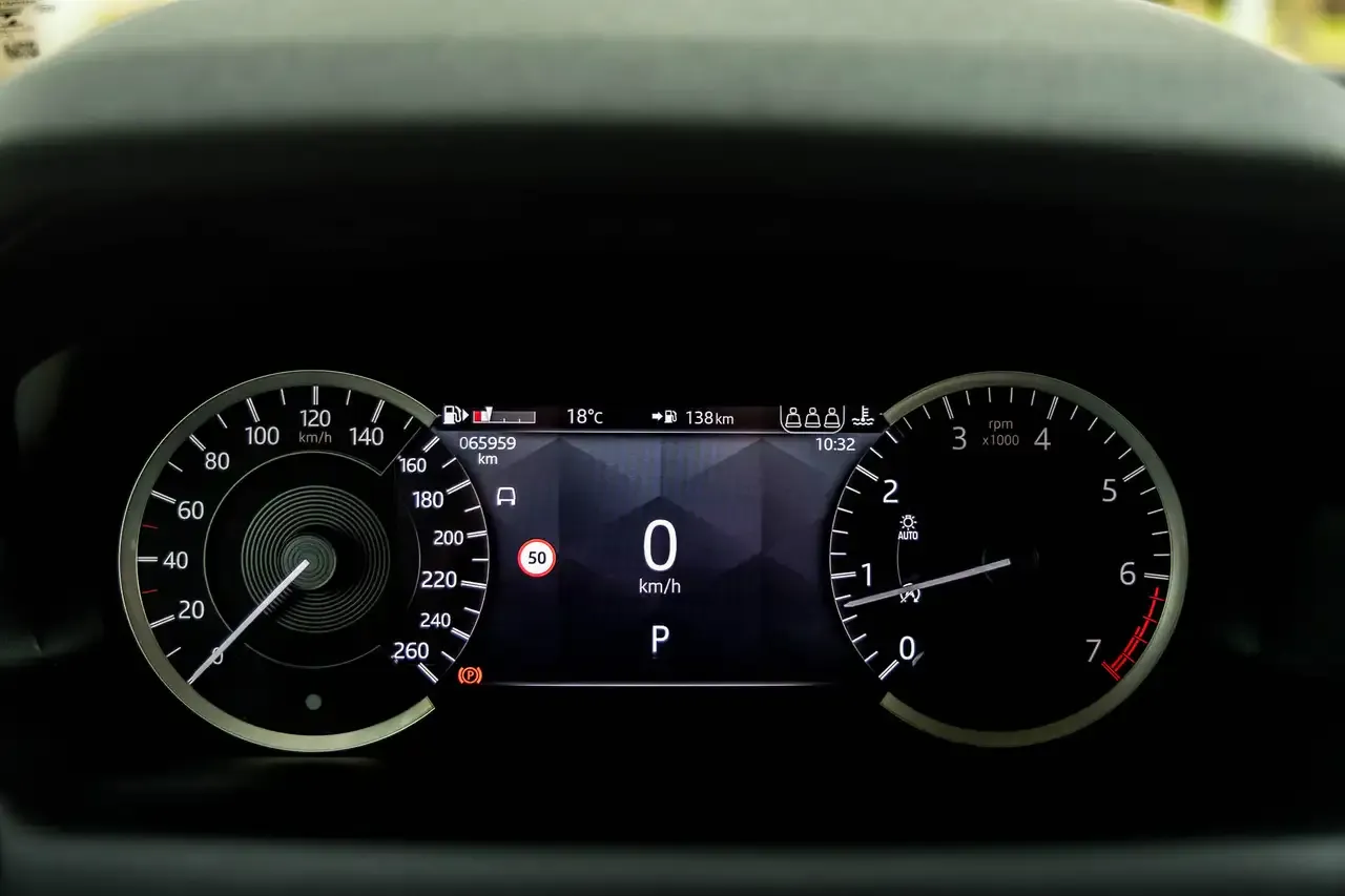 Land Rover Discovery Sport - 10
