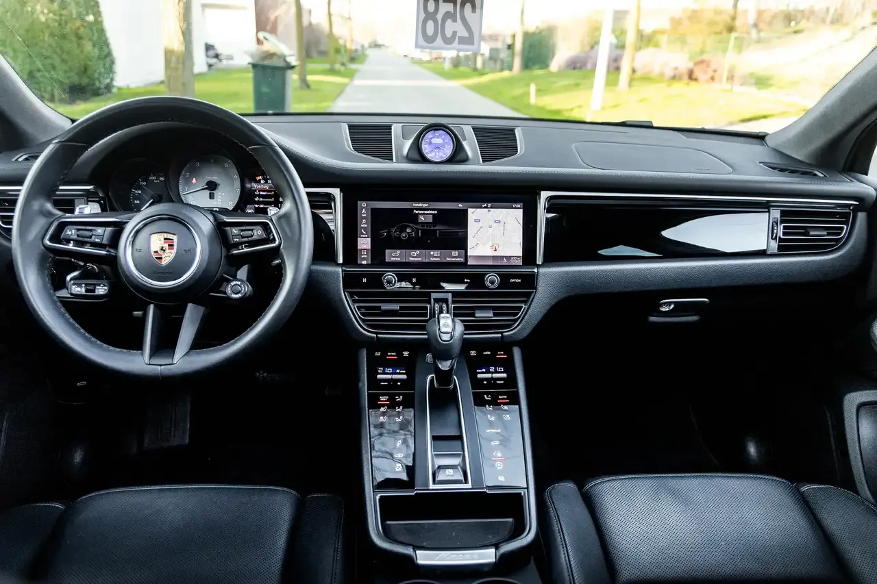 Porsche Macan - 17