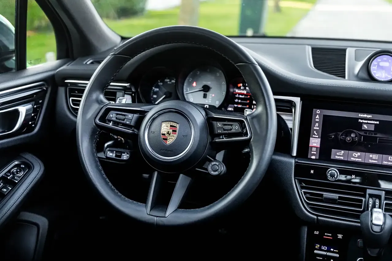 Porsche Macan - 18