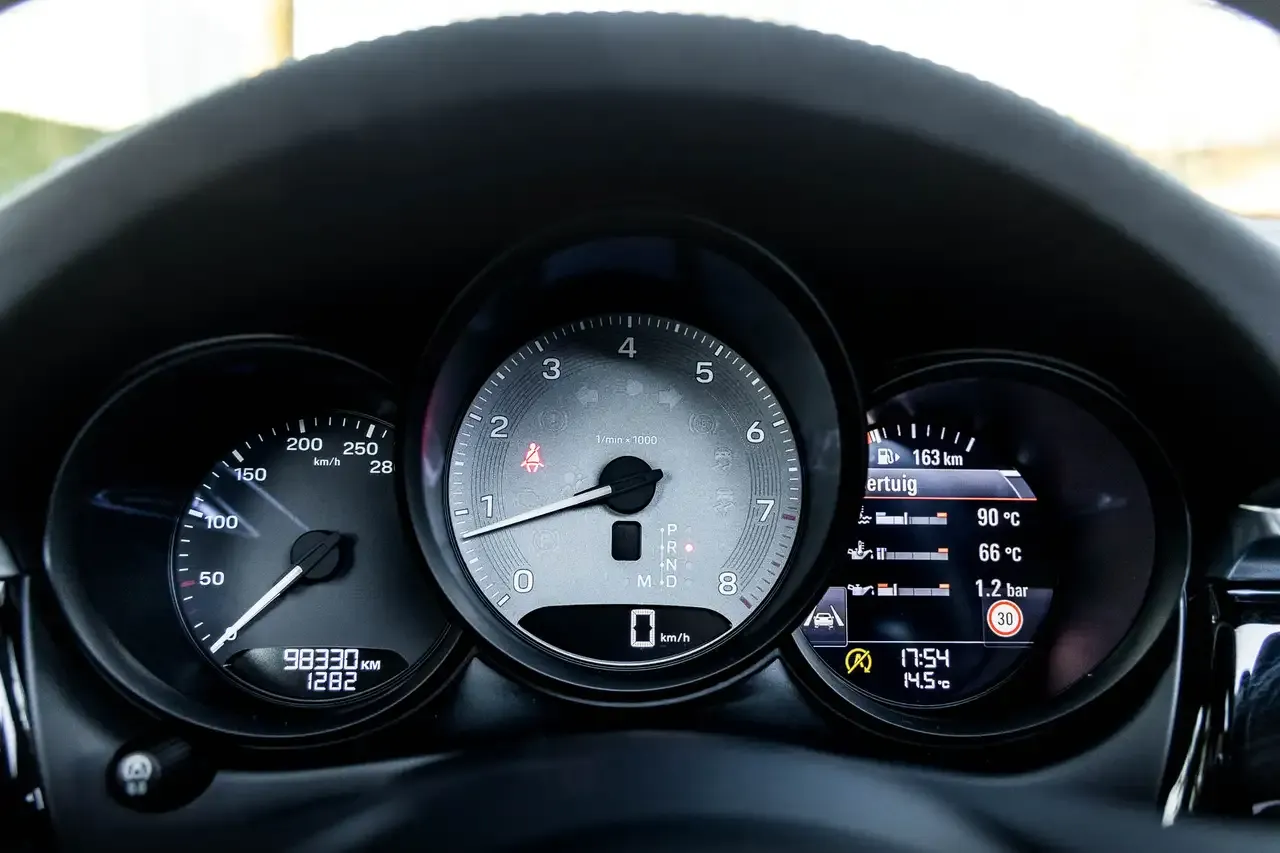 Porsche Macan - 10