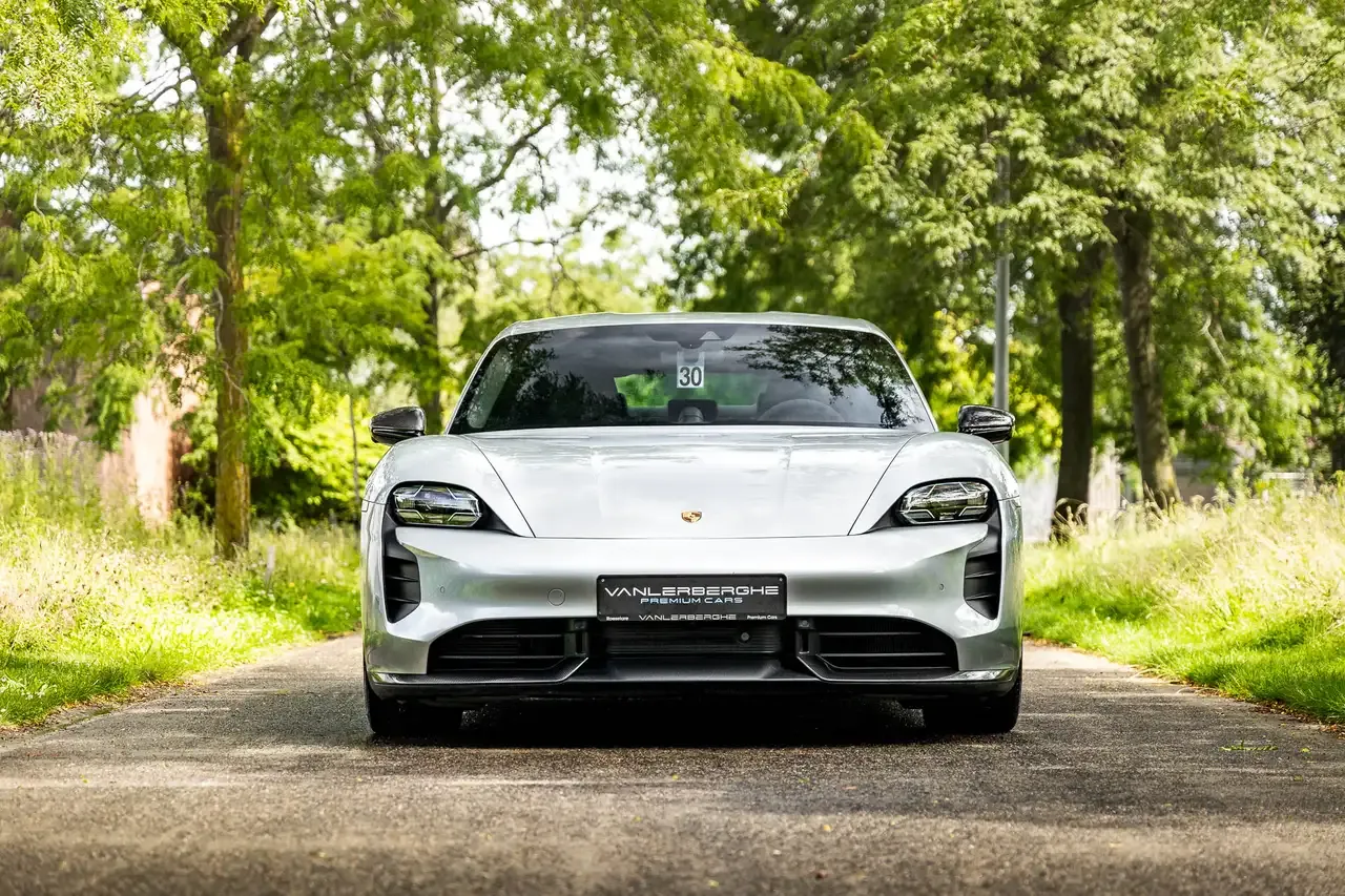Porsche Taycan - 2