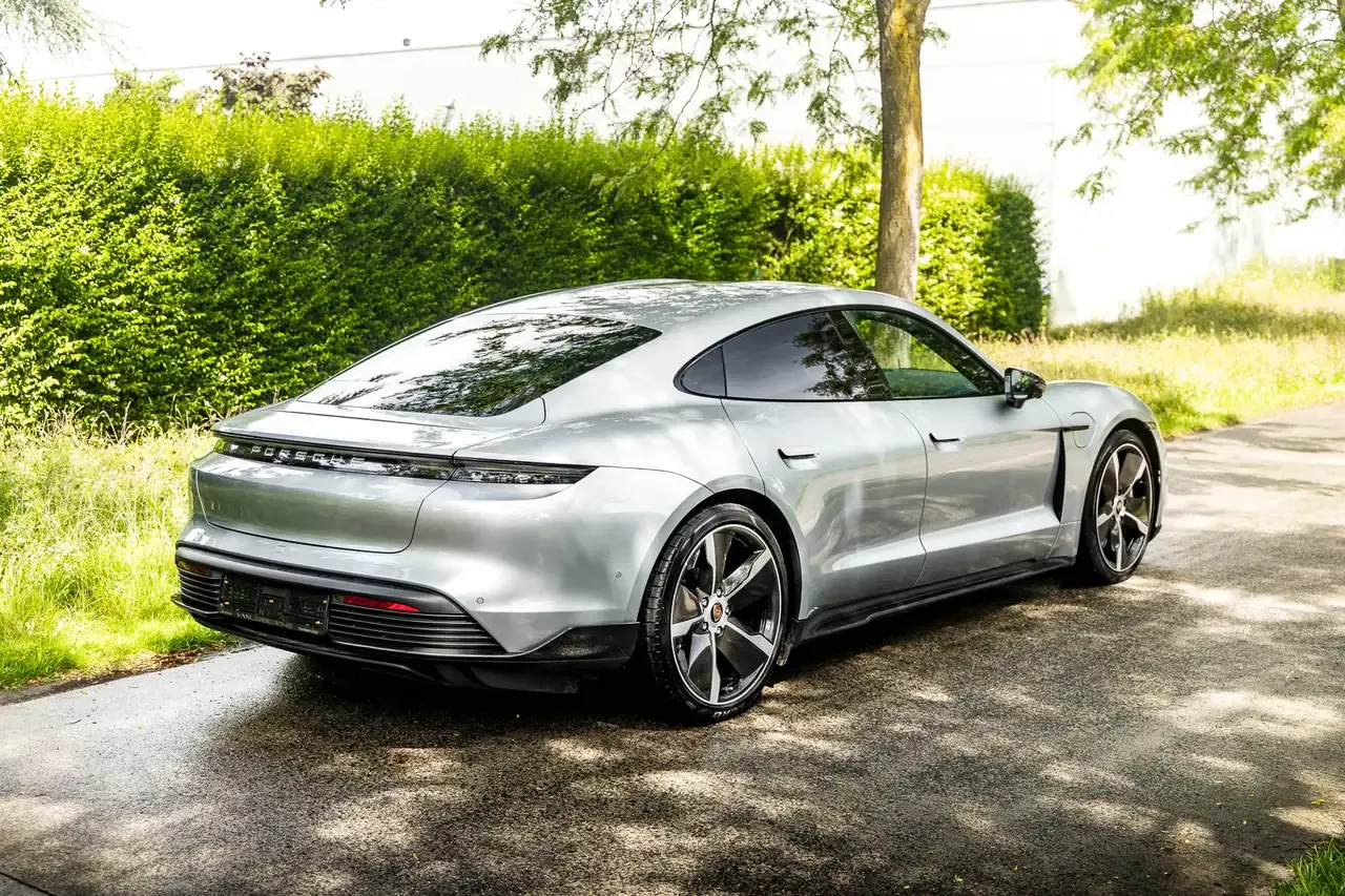 Porsche Taycan - 30