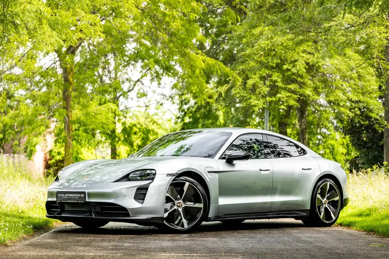 Porsche Taycan - 3