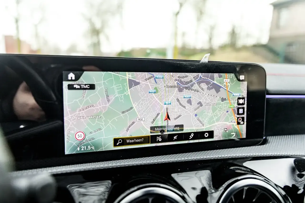 Mercedes-Benz CLA 220 - 11