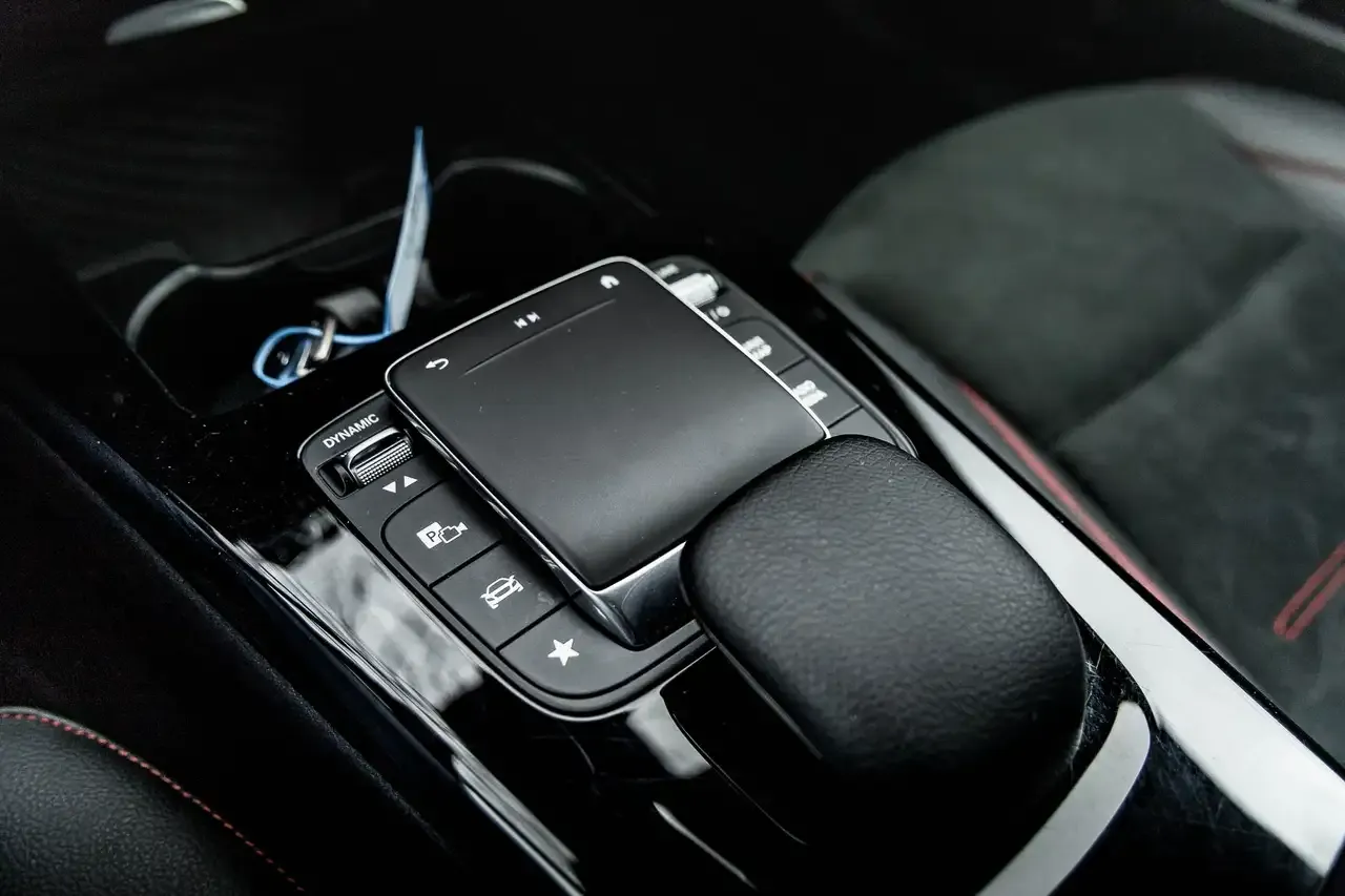 Mercedes-Benz CLA 220 - 15