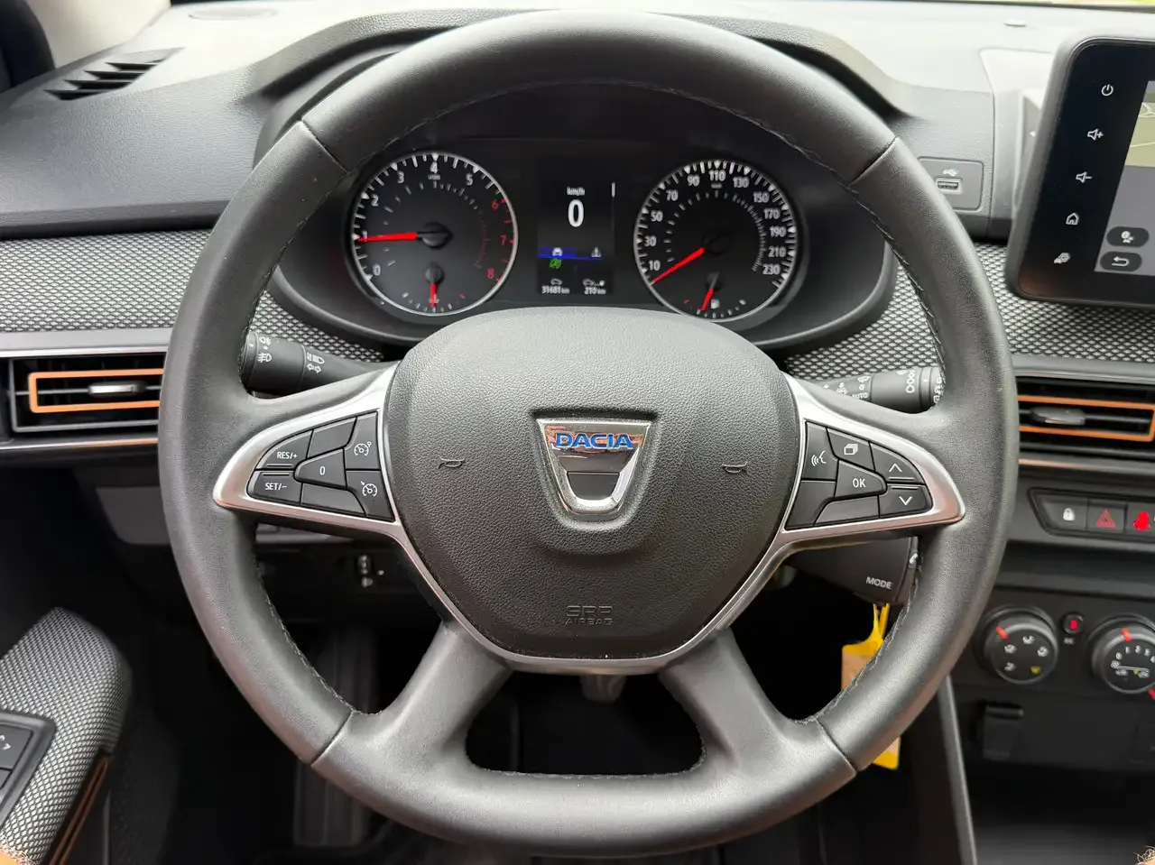 Dacia Sandero - 8