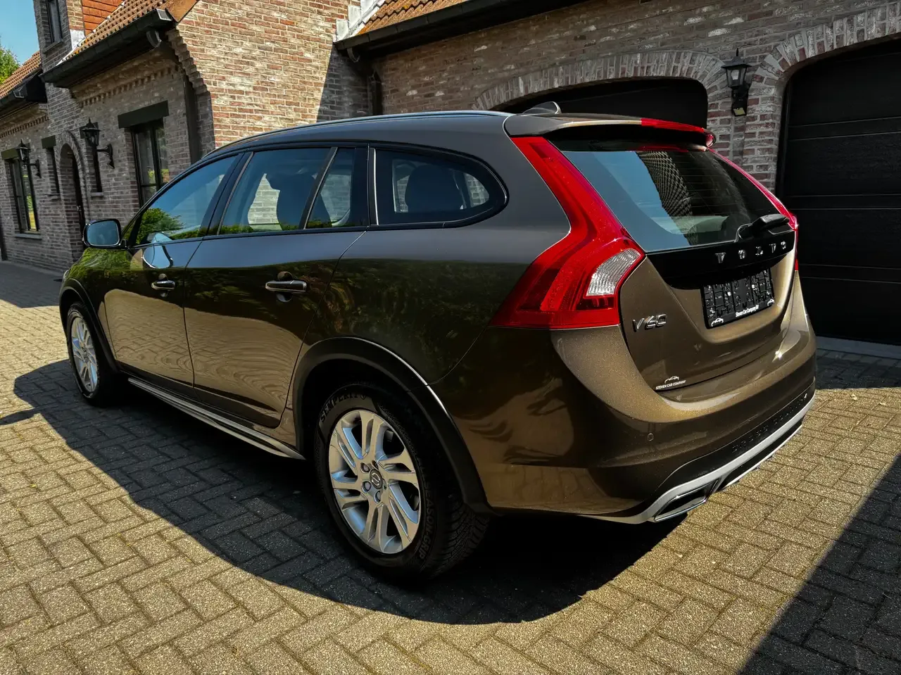 Volvo V60 Cross Country - 15