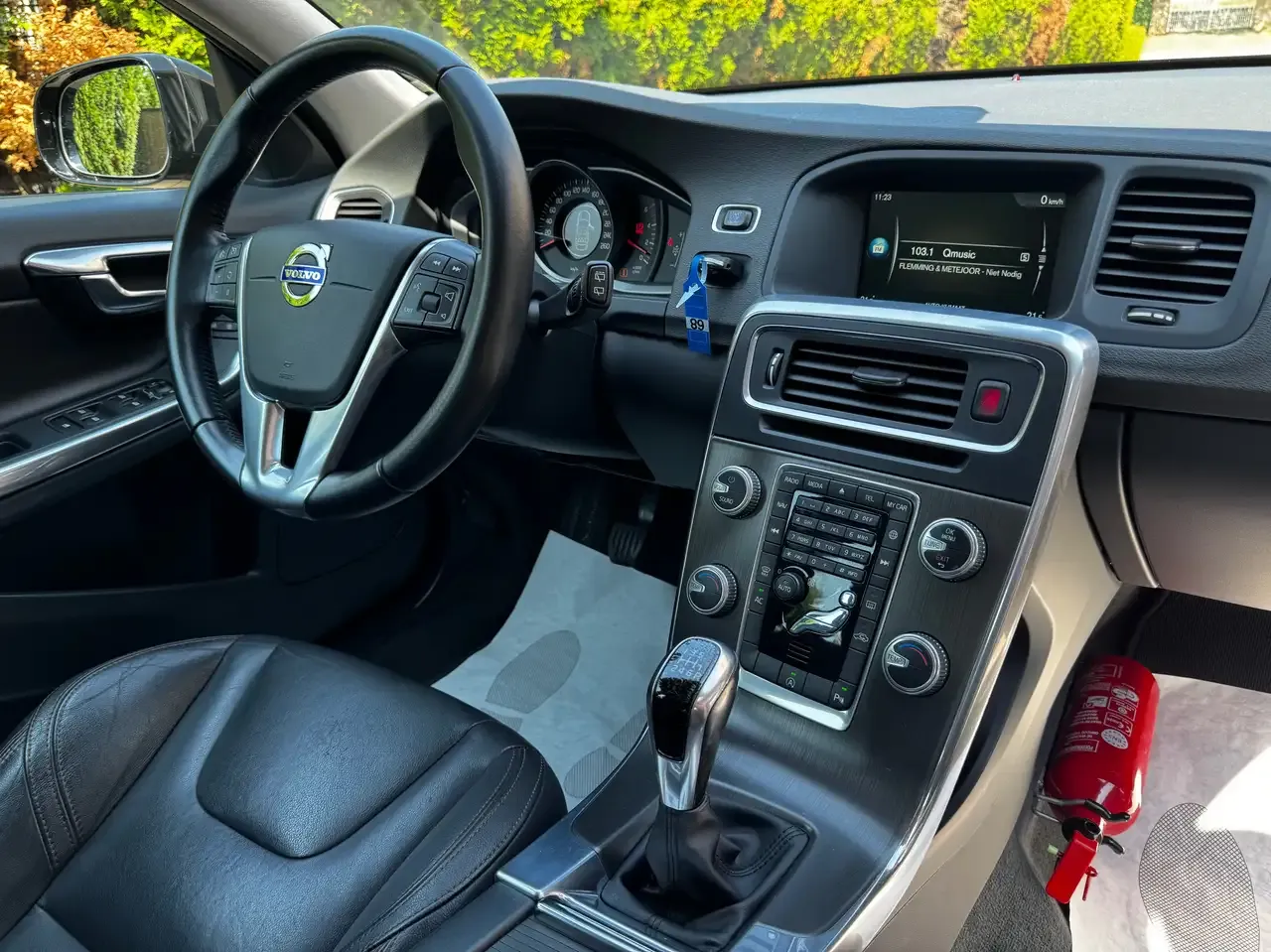Volvo V60 Cross Country - 23