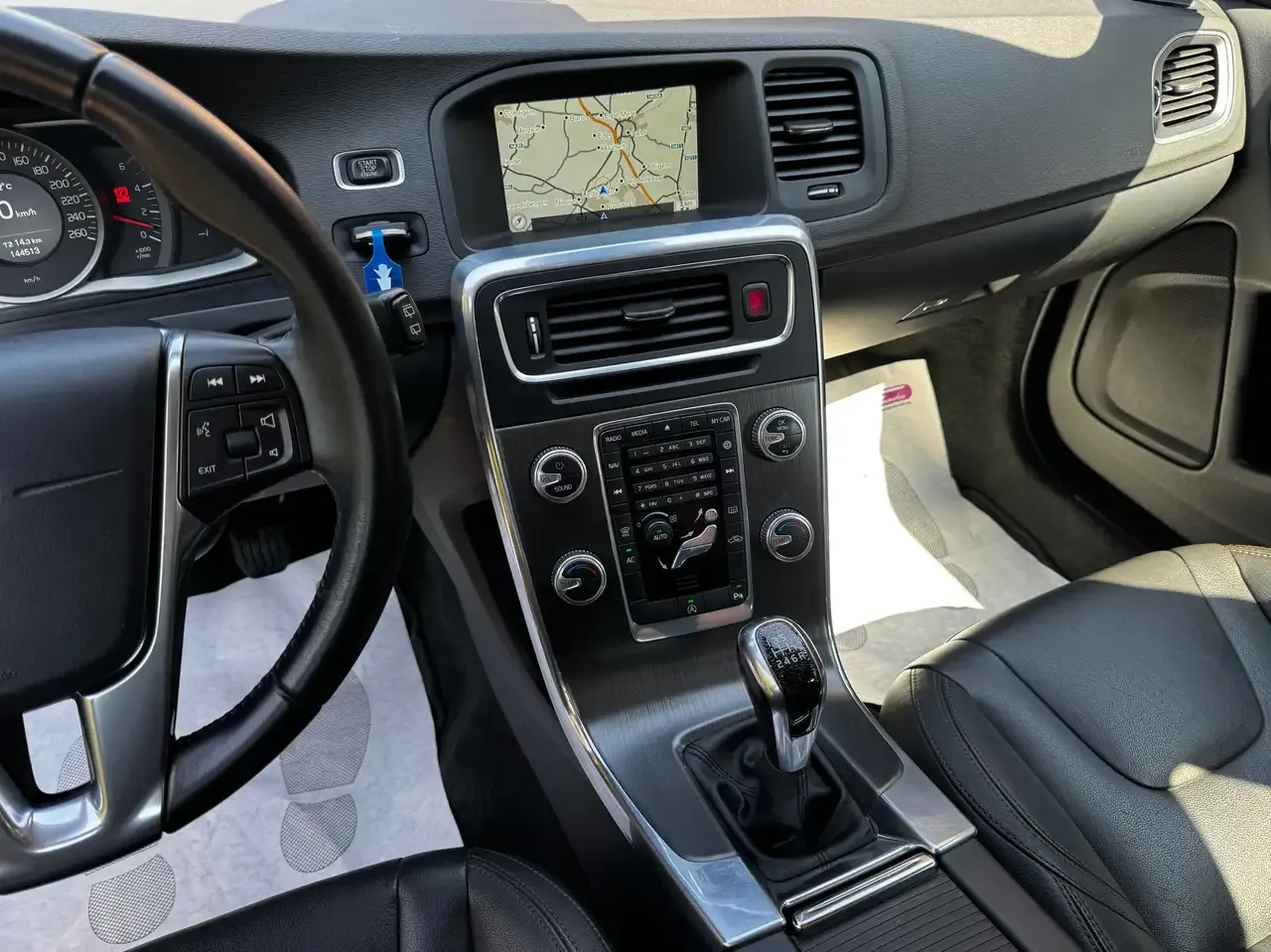 Volvo V60 Cross Country - 8