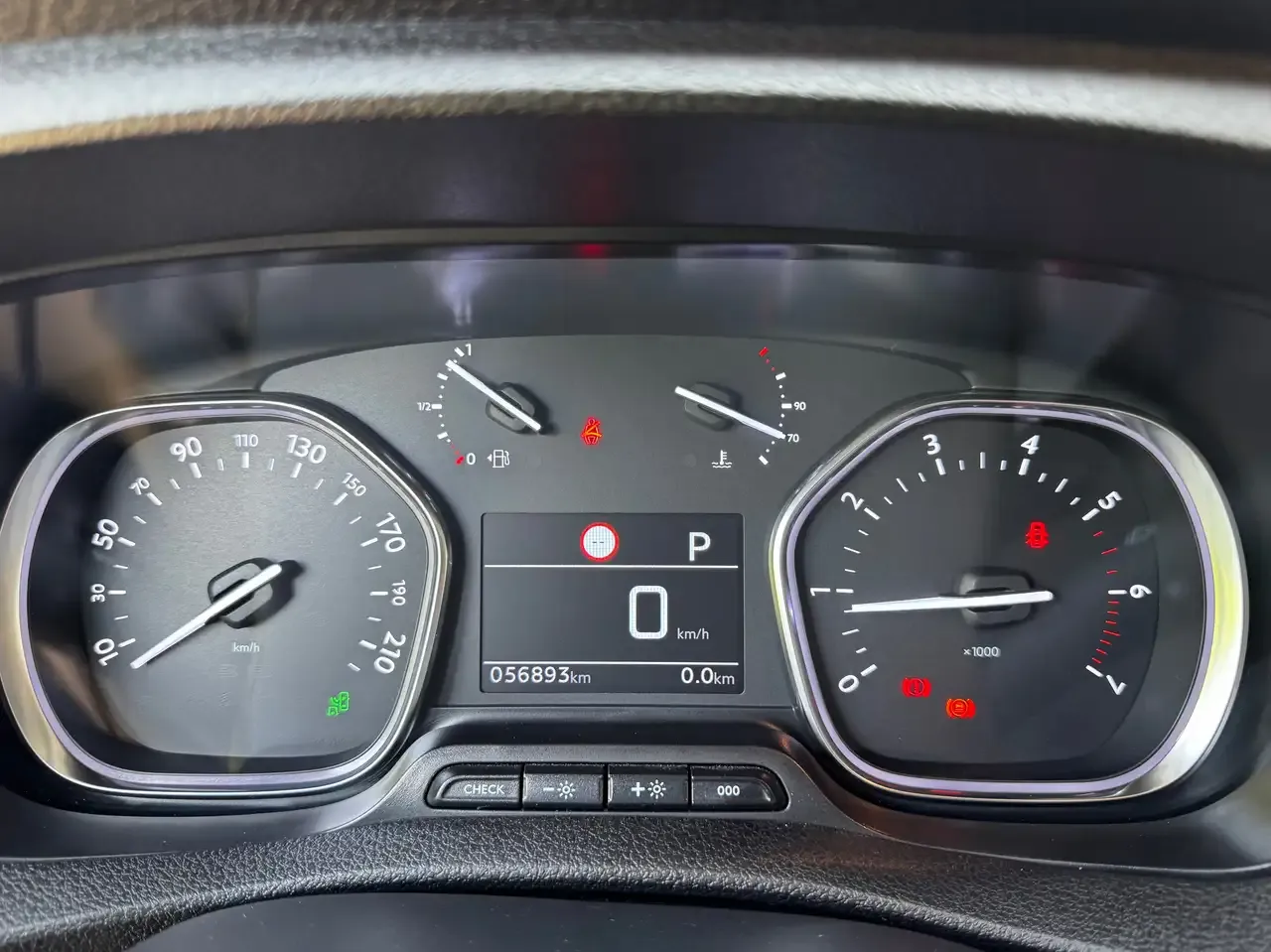 Peugeot Expert - 8