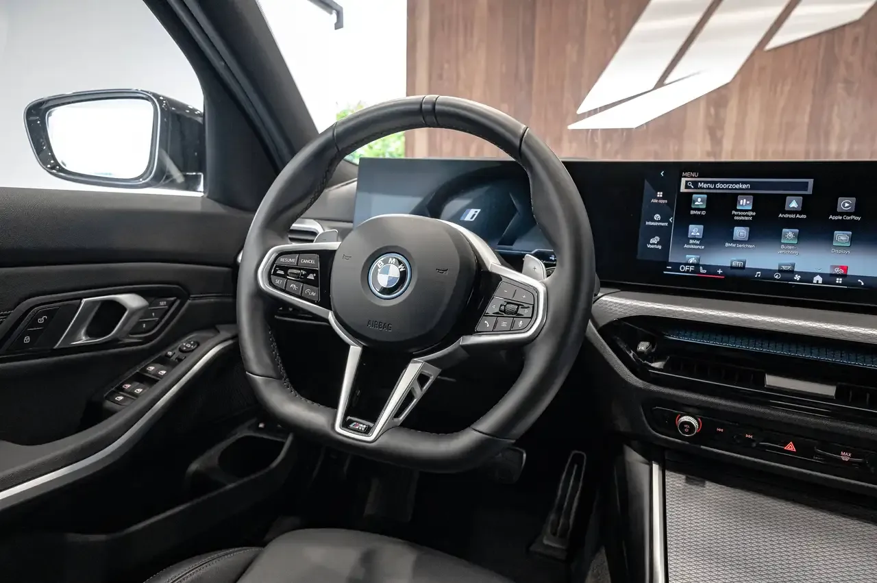 BMW 330 - 18