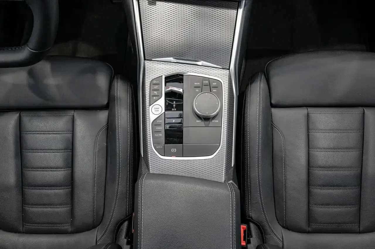 BMW 330 - 21