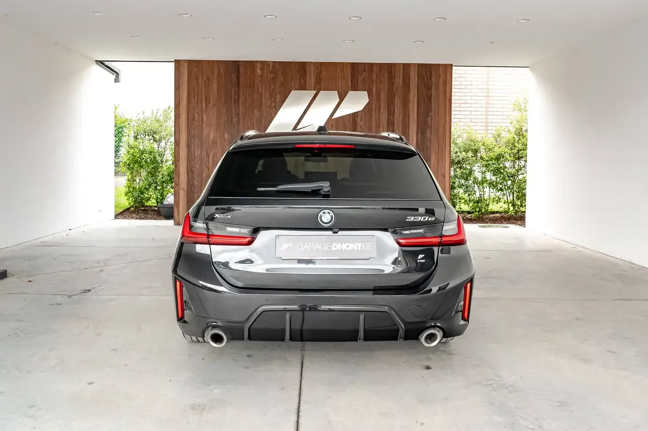 BMW 330 - 6