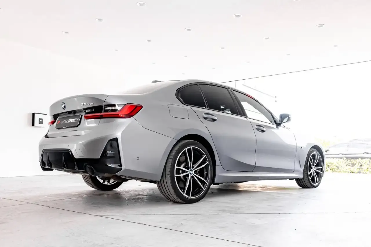 BMW 330 - 11