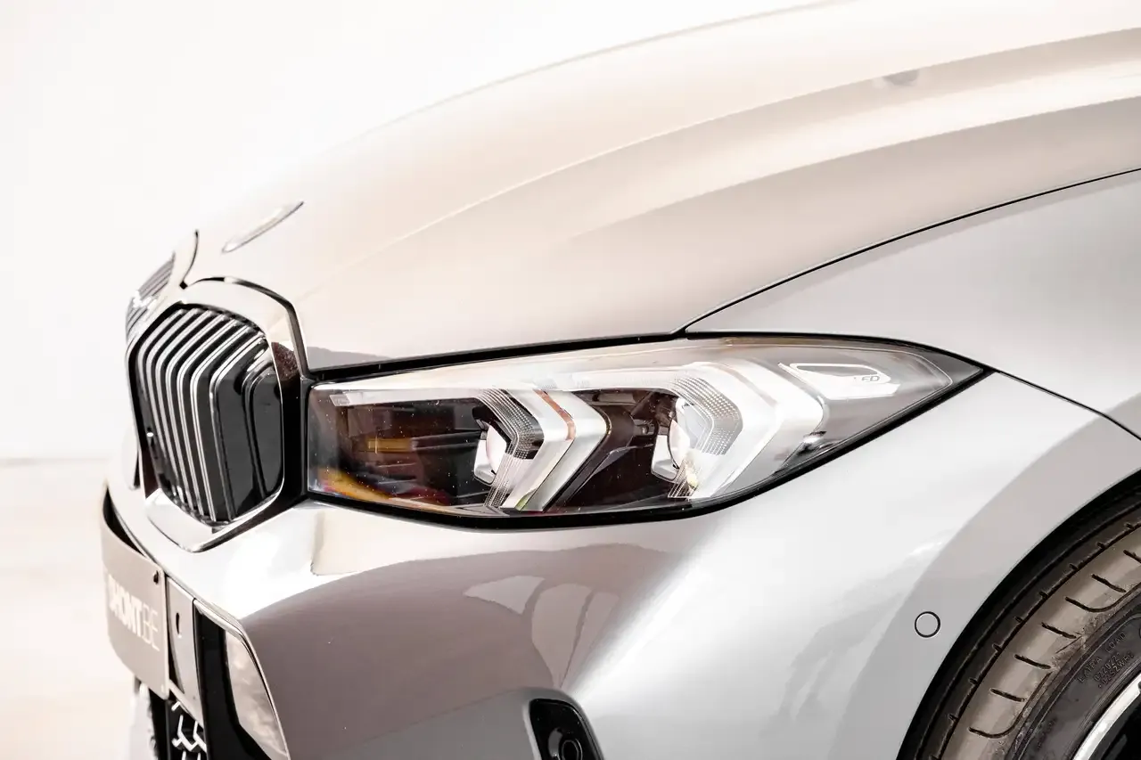 BMW 330 - 12