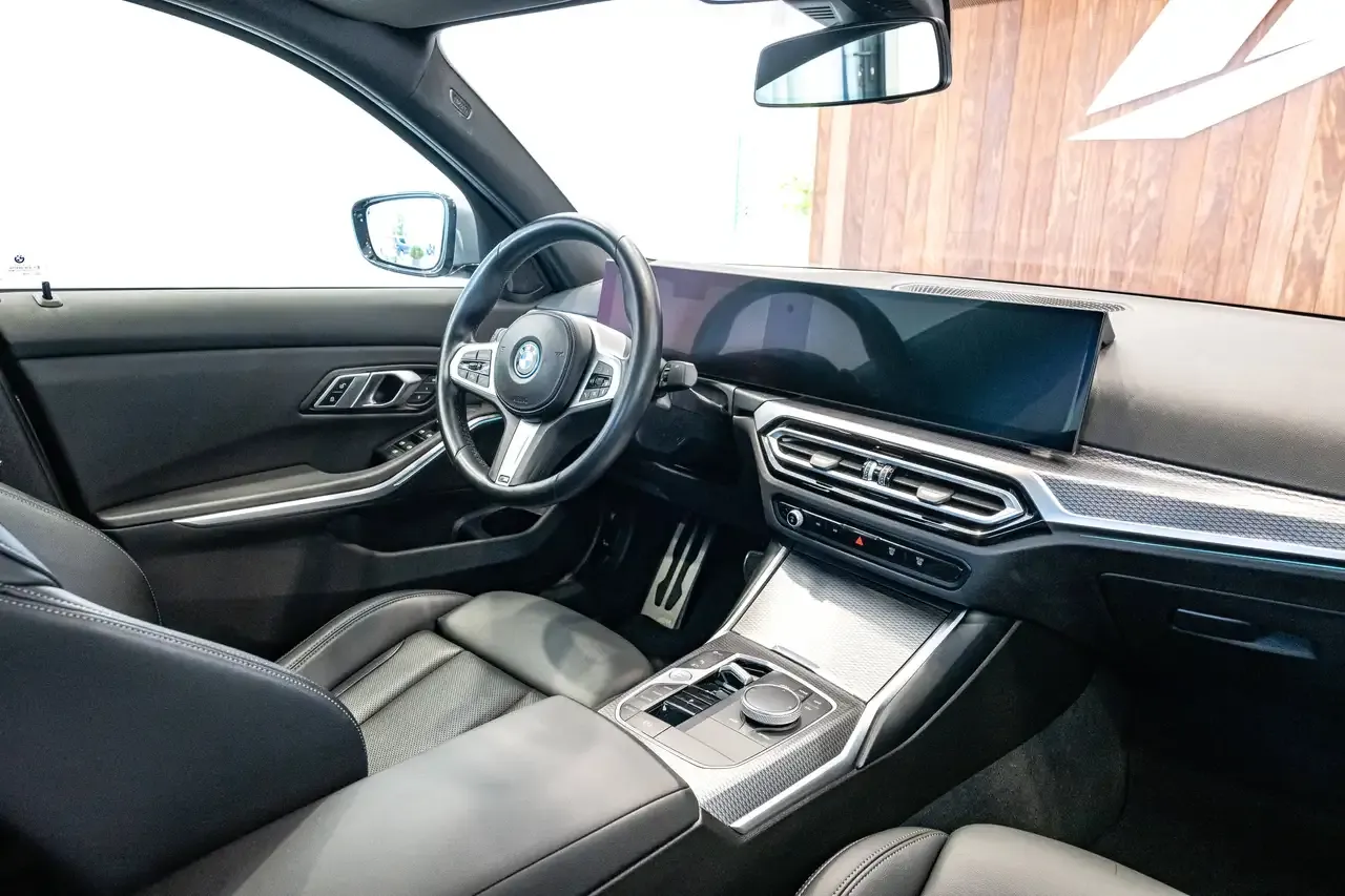 BMW 330 - 14