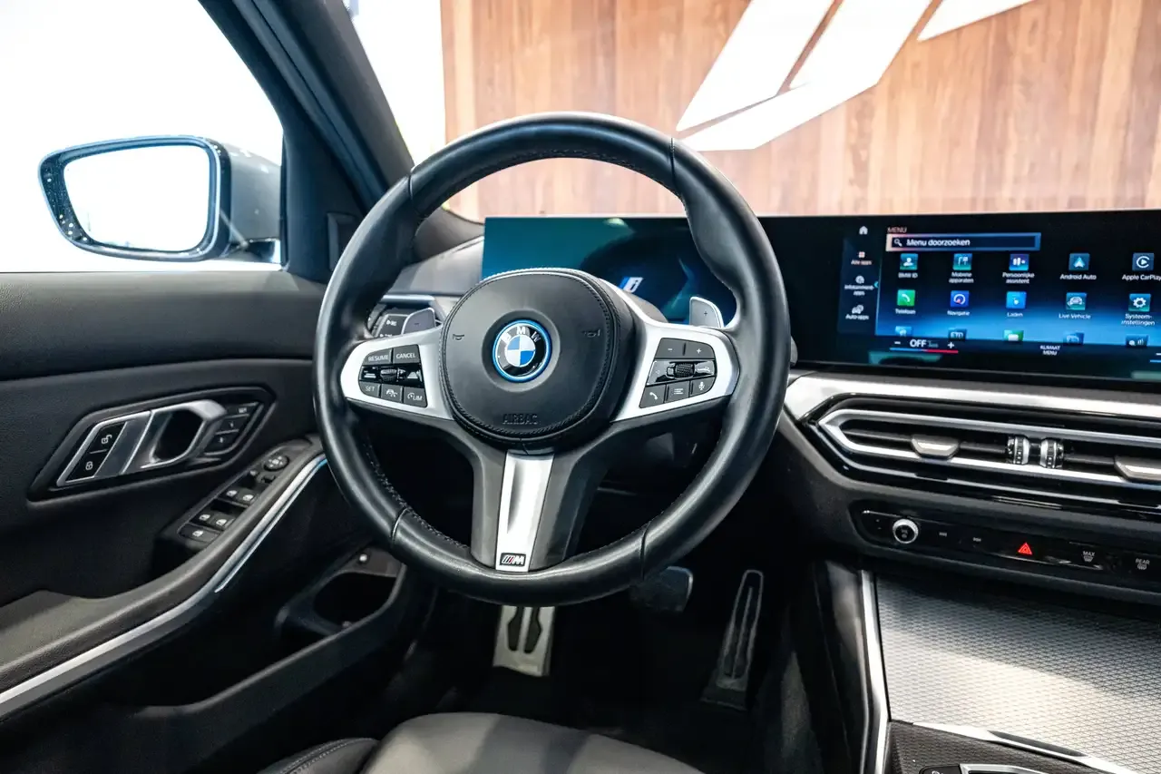 BMW 330 - 15