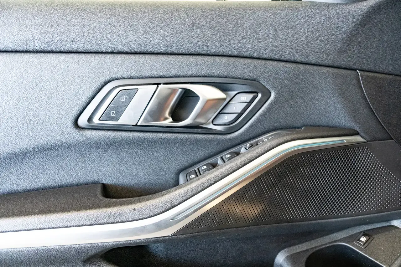 BMW 330 - 20