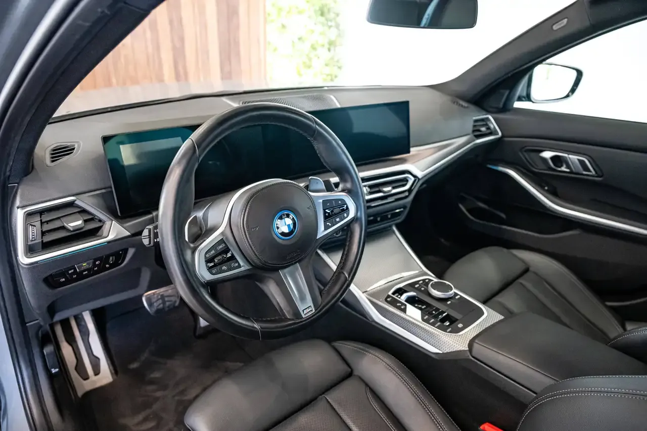 BMW 330 - 23