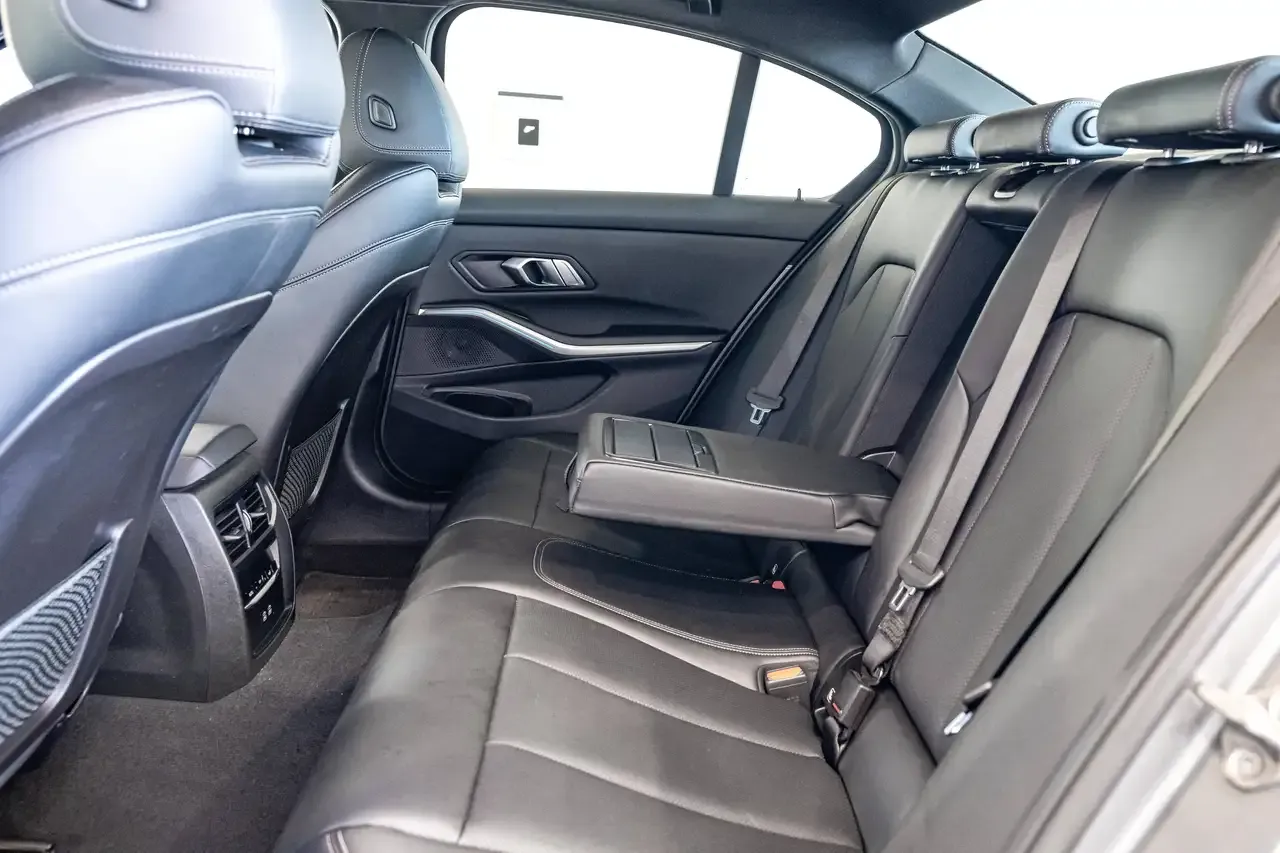 BMW 330 - 26