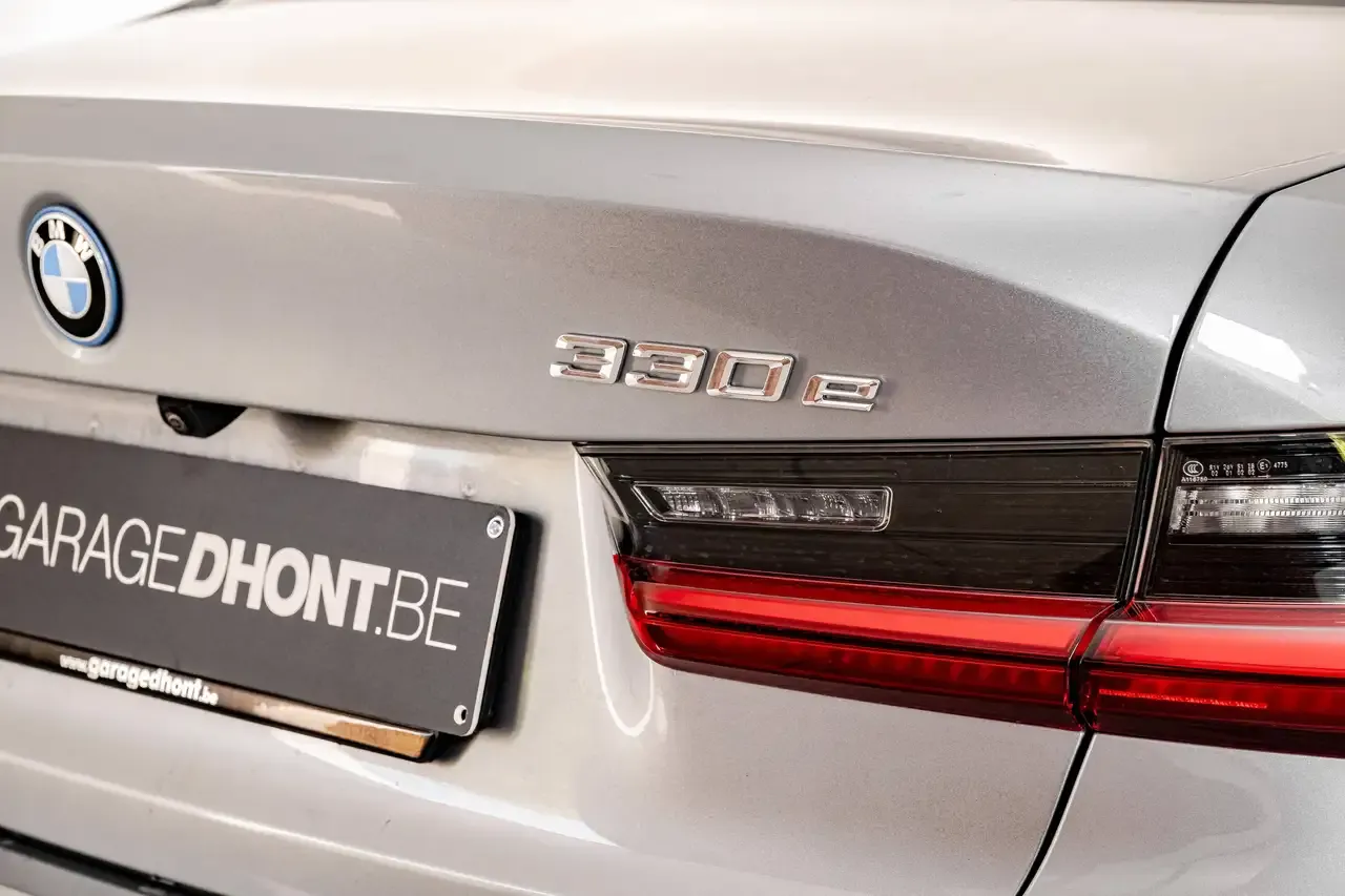 BMW 330 - 29