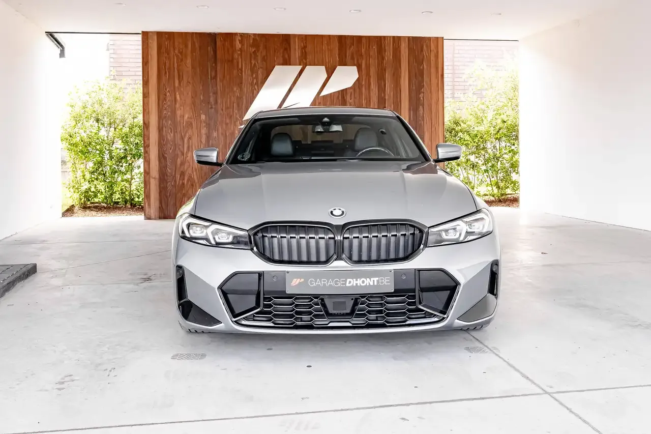 BMW 330 - 3