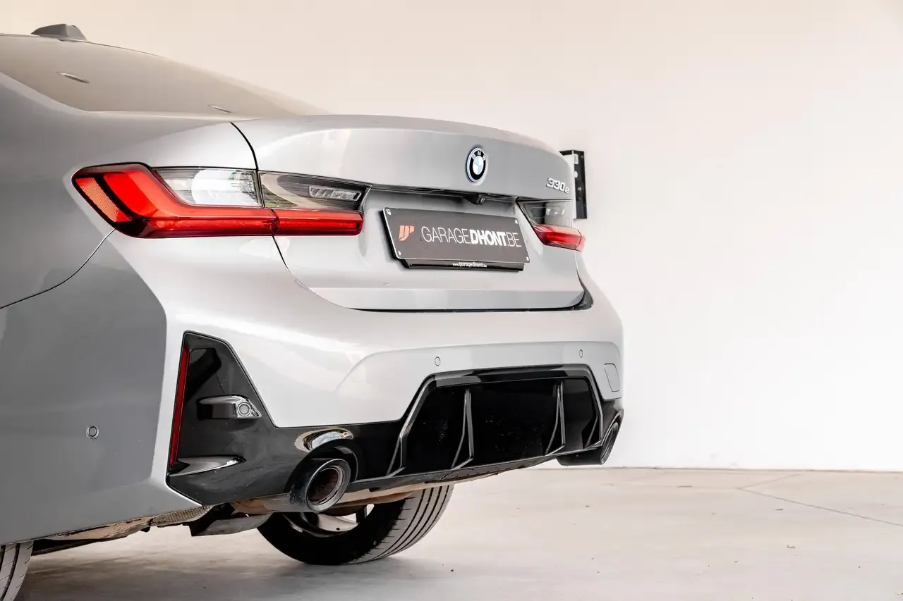 BMW 330 - 32