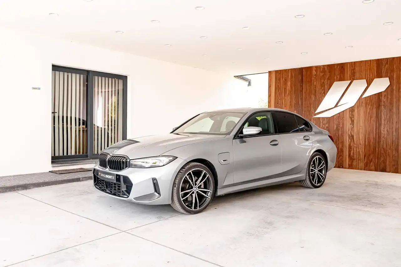 BMW 330 - 4