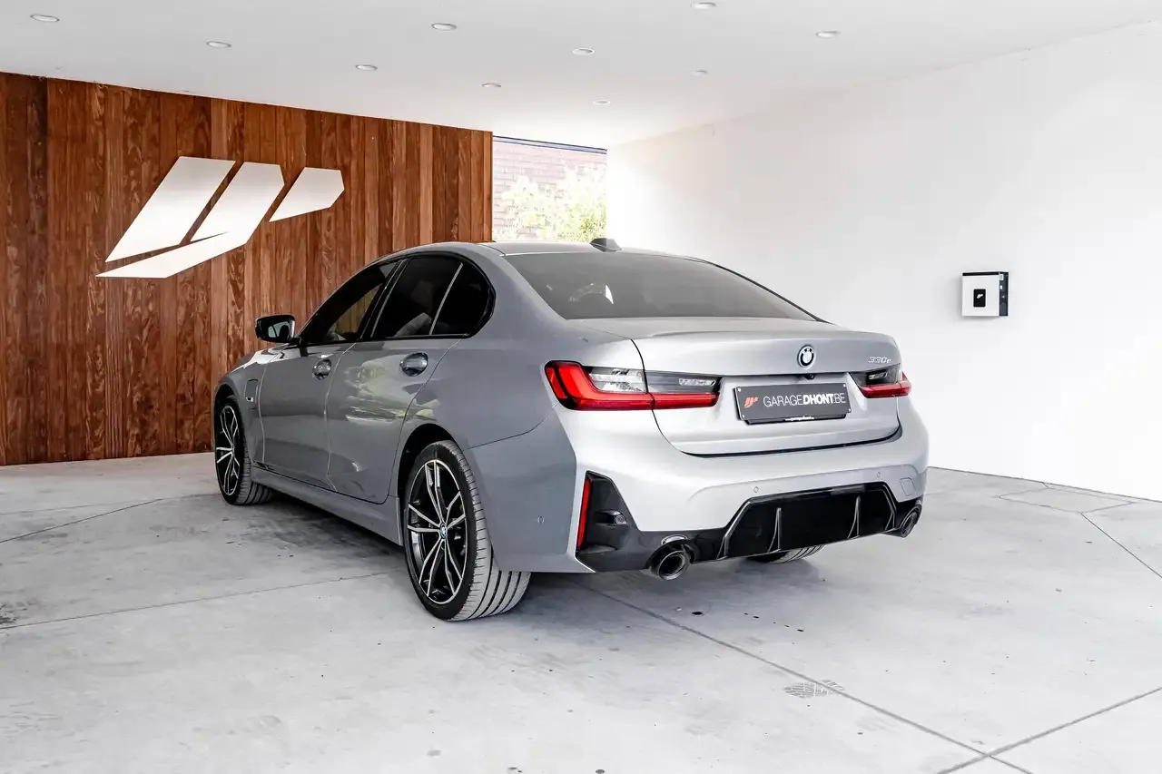 BMW 330 - 6