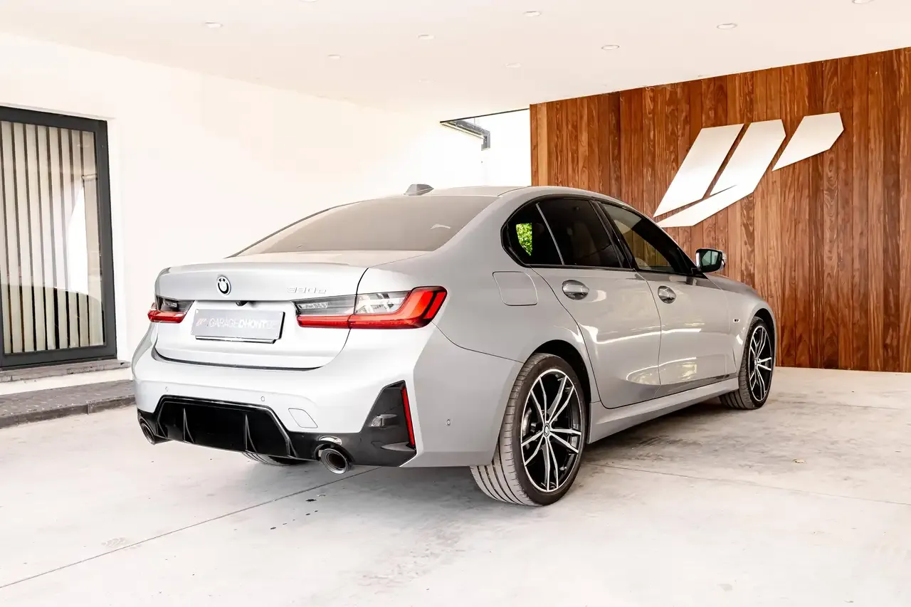 BMW 330 - 8