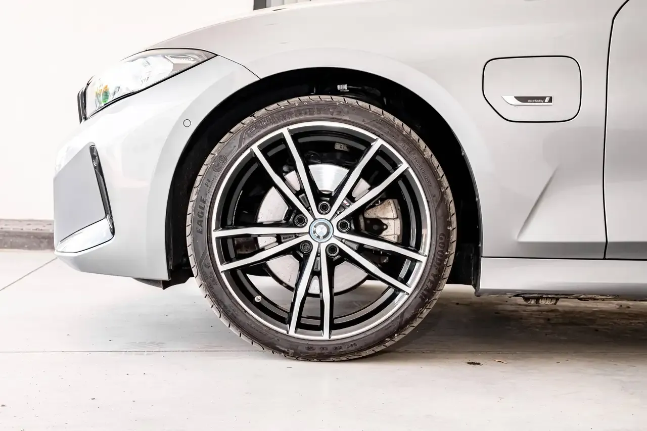 BMW 330 - 10