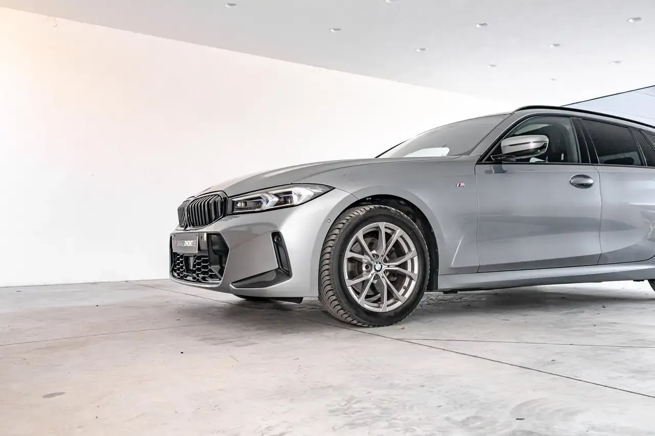 BMW 320 - 4