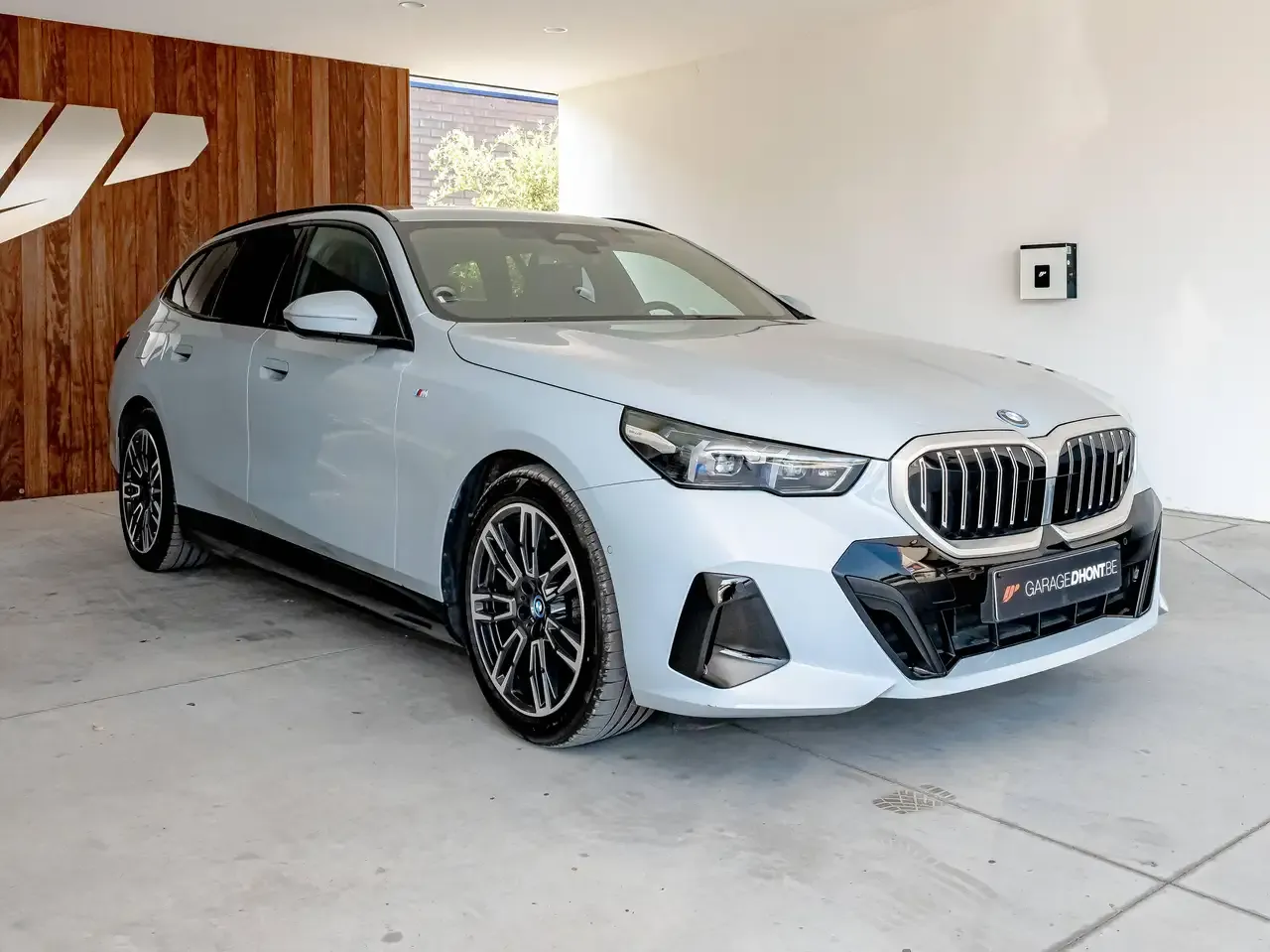 BMW i5 - 1