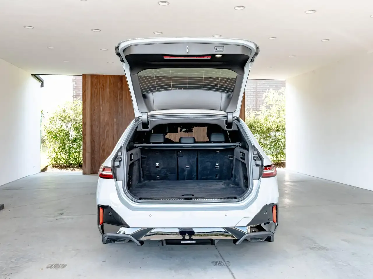 BMW i5 - 23