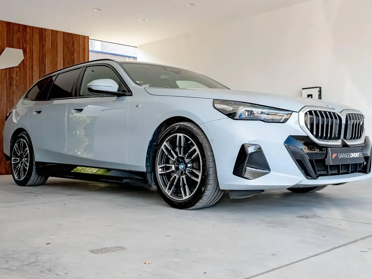 BMW i5 - 24