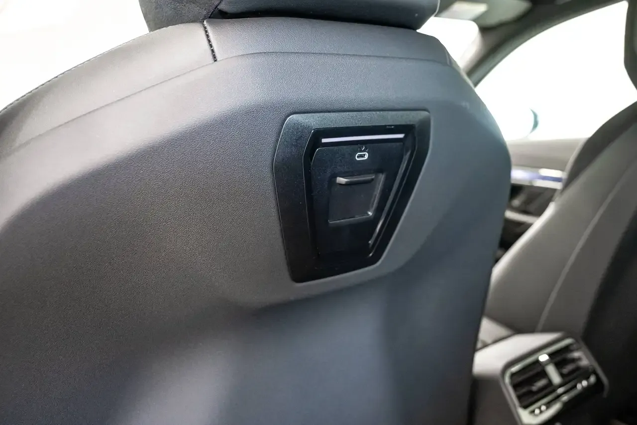BMW i5 - 28