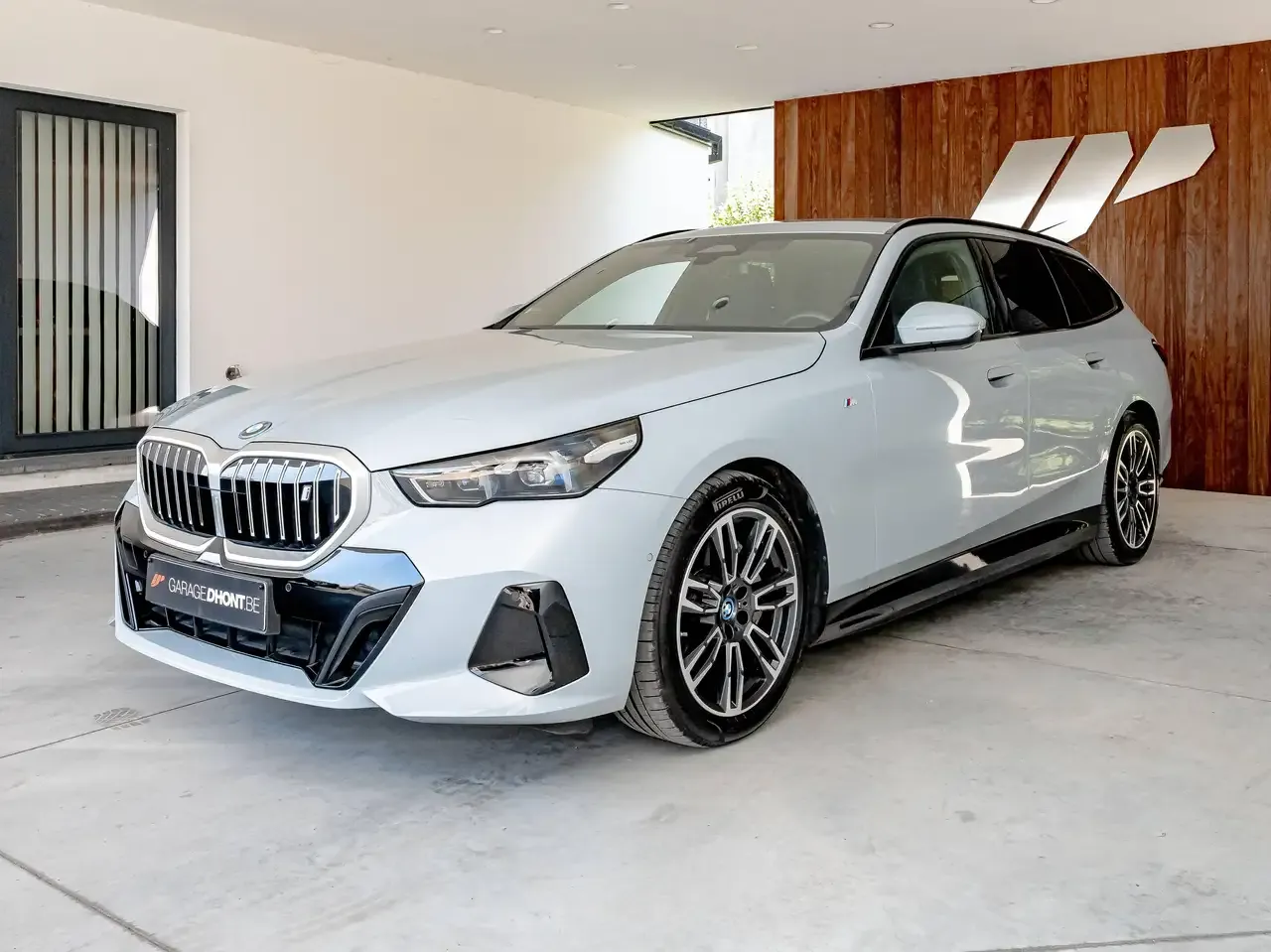 BMW i5 - 3