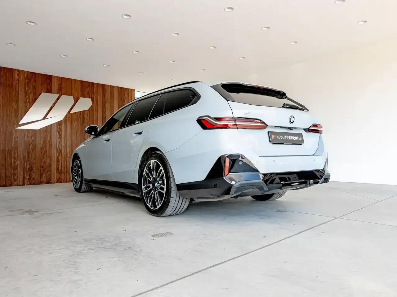 BMW i5 - 7
